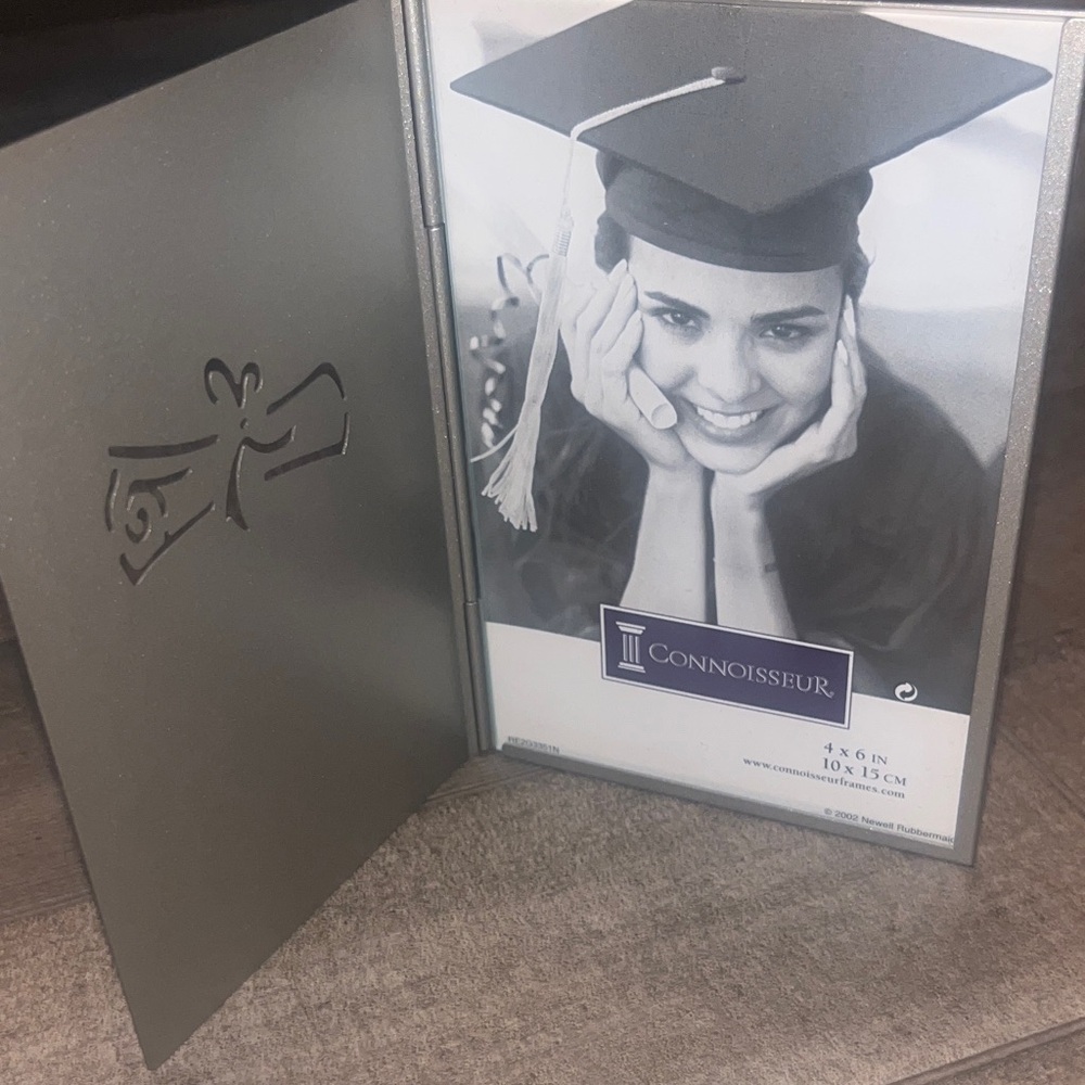 Connoisseur 4x6 Decorative Photo Frame - Silver